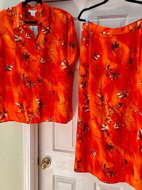 New 2 Piece Skirt Set - Size 2X